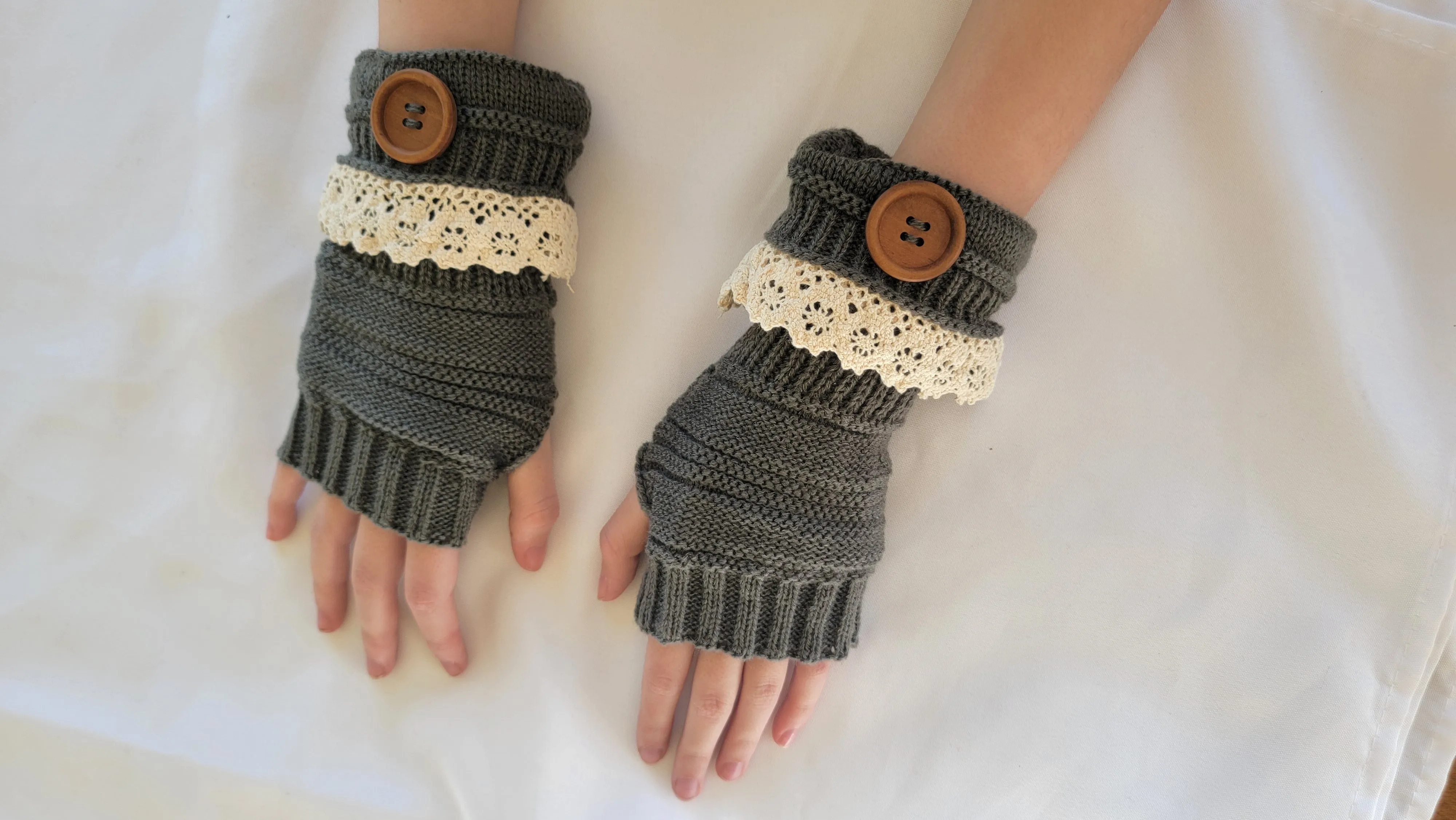 Womens Arm Warmers & Fingerless Gloves-Grey